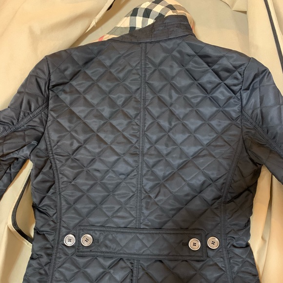 Authentic Burberry Quilted Jacket - Picture 8 of 11